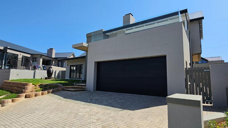 3 Bedroom Property for Sale in Outeniquasbosch Western Cape